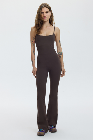 CRISS-CROSS JUMPSUIT - ESPRESSO MARTINI
