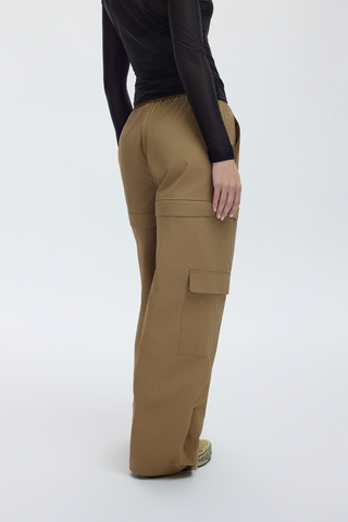 PARACHUTE ZIP OFF PANTS - LATTE BROWN