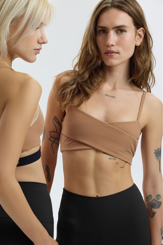 CROSS OVER SHORT BRALETTE - MOCHA
