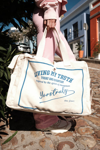 LIVING MY TRUTH - ÇANTA